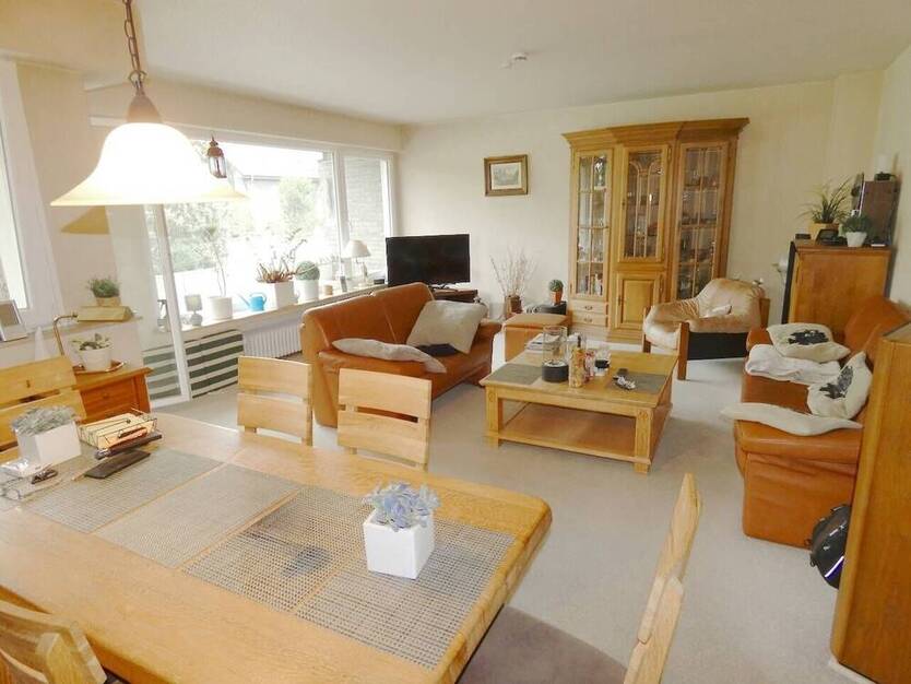 ECHT FAMILIENTAUGLICH - 5- Zimmer Erdgeschoss-Maisonette mit Balkon, Loggia + Terrasse