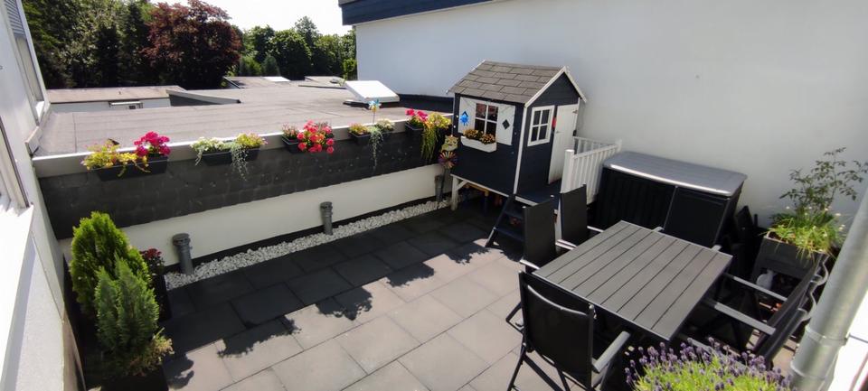 Gepflegte Wohnung mit Haus-Feeling, Sonnenterrasse und Waldnähe 3 zimmer