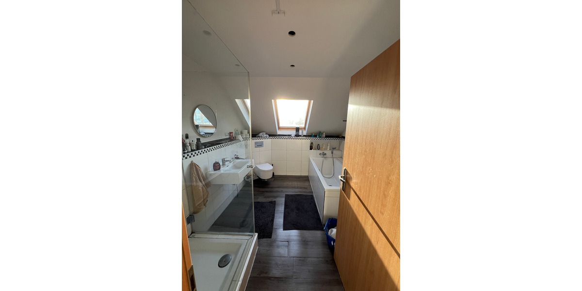 Investorenobjekt mit 3 Wohnungen, 2 Ladenlokalen und Erweiterungsmöglichkeiten zimmer