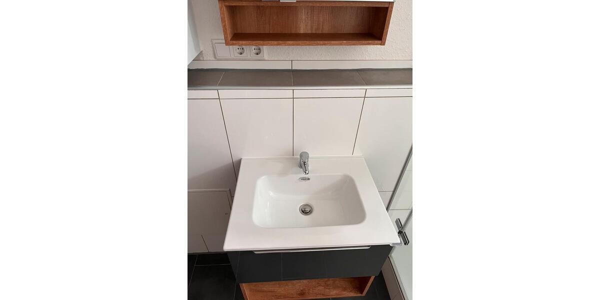 2 Zi Wohnung+ Balkon, 50qm neu saniert ,neue Küche & Bodenheizung 2 zimmer