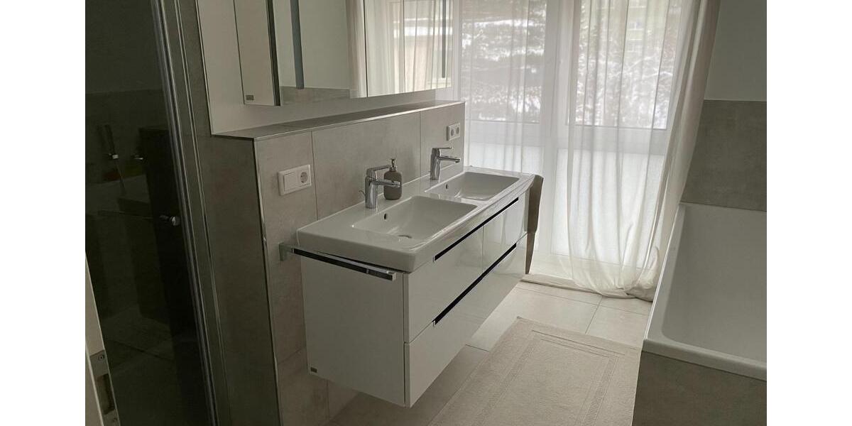 Neubau-Doppelhaushälfte mit Garten,Garage & gehobener Ausstattung 7 zimmer