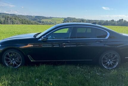 BMW 730