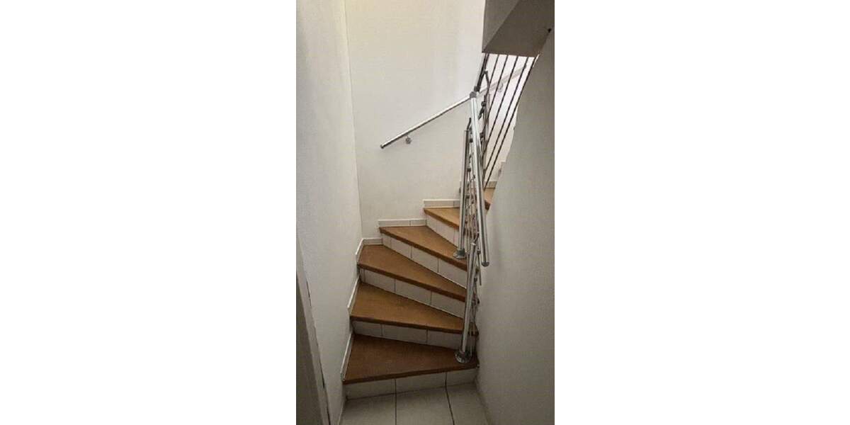 Etagenwohnung Leverkusen Wiesdorf - 5 Zimmer, 180 m&sup2;, 530.000&euro; | Angebot:24390099