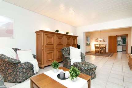 Haus zum Kaufen in Burscheid 598.000 € 198 m² 6 zimmer