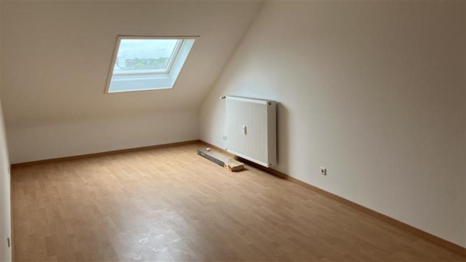 Dachgeschoßwohnung Langenfeld (Rheinland) - 2 Zimmer, 75 m&sup2;, 645&euro; | Angebot:23689817