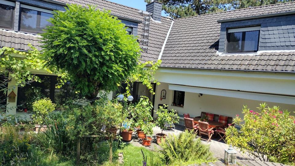 Einfamilienhaus Leverkusen Bergisch Neukirchen - 12 Zimmer, 460 m&sup2;, 899.000&euro; | Angebot:26417589