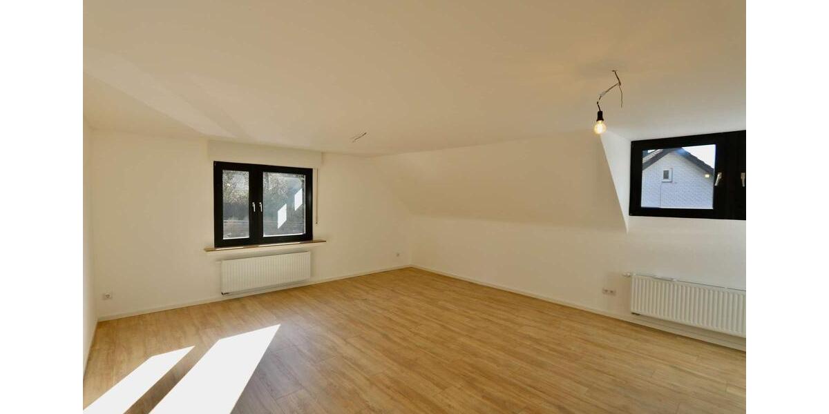 Dachgeschoßwohnung Overath - 3 Zimmer, 90 m&sup2;, 855&euro; | Angebot:25506990