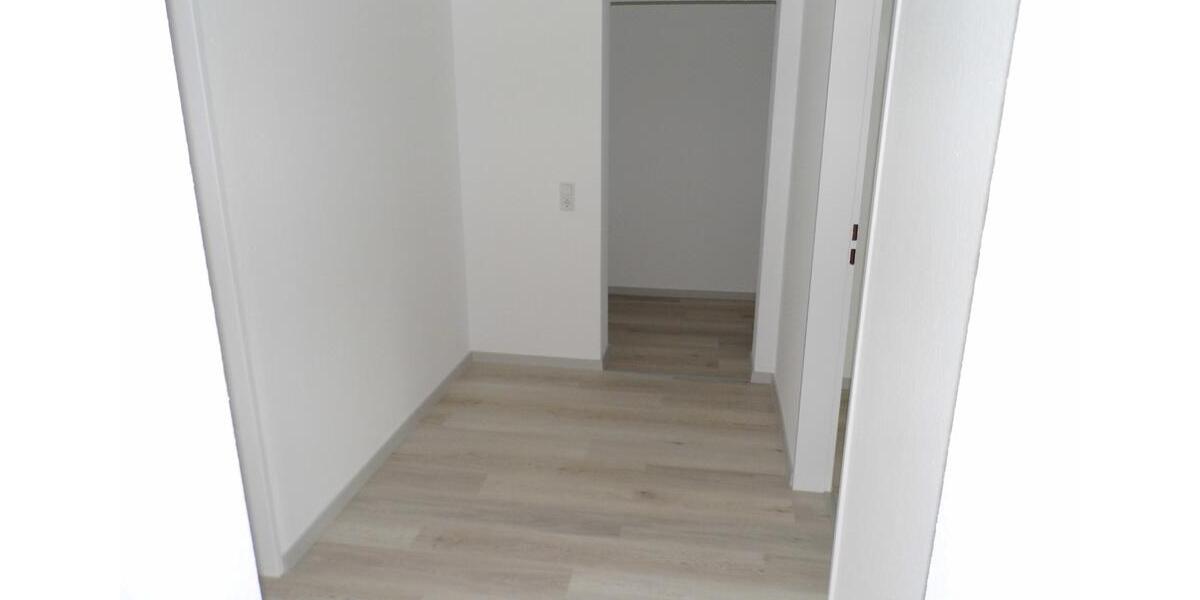 Schöne, modernisierte ETW, 83qm, 2xLoggia, zentral RS-Lennep 3 zimmer