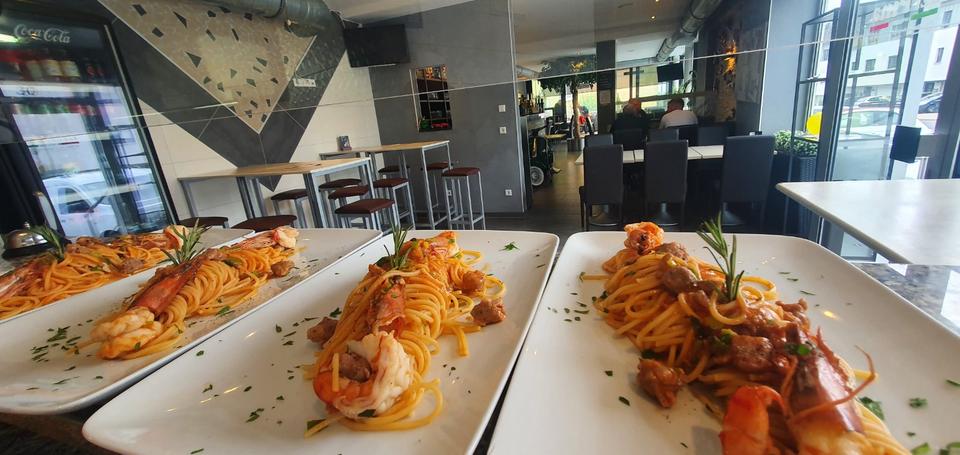 Gastronomie Solingen - Vermietung Ladenlokal zimmer