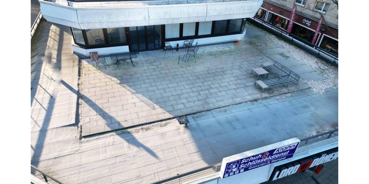 Zentral gelegen und ab März 2026 zur freien Verfügung! 6 zimmer