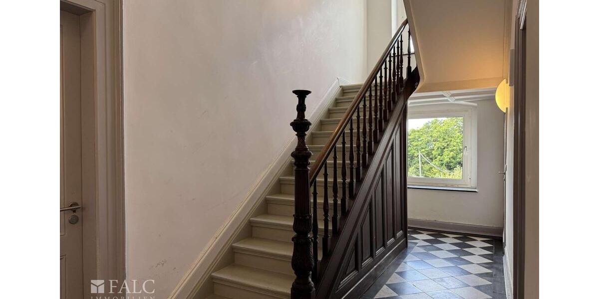 Historische Villa – Repräsentative Büro- oder Praxisfläche in Bestlage zimmer