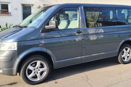 VW T5 Transporter 275.000 km 11.000 &euro; Düsseldorf 40474