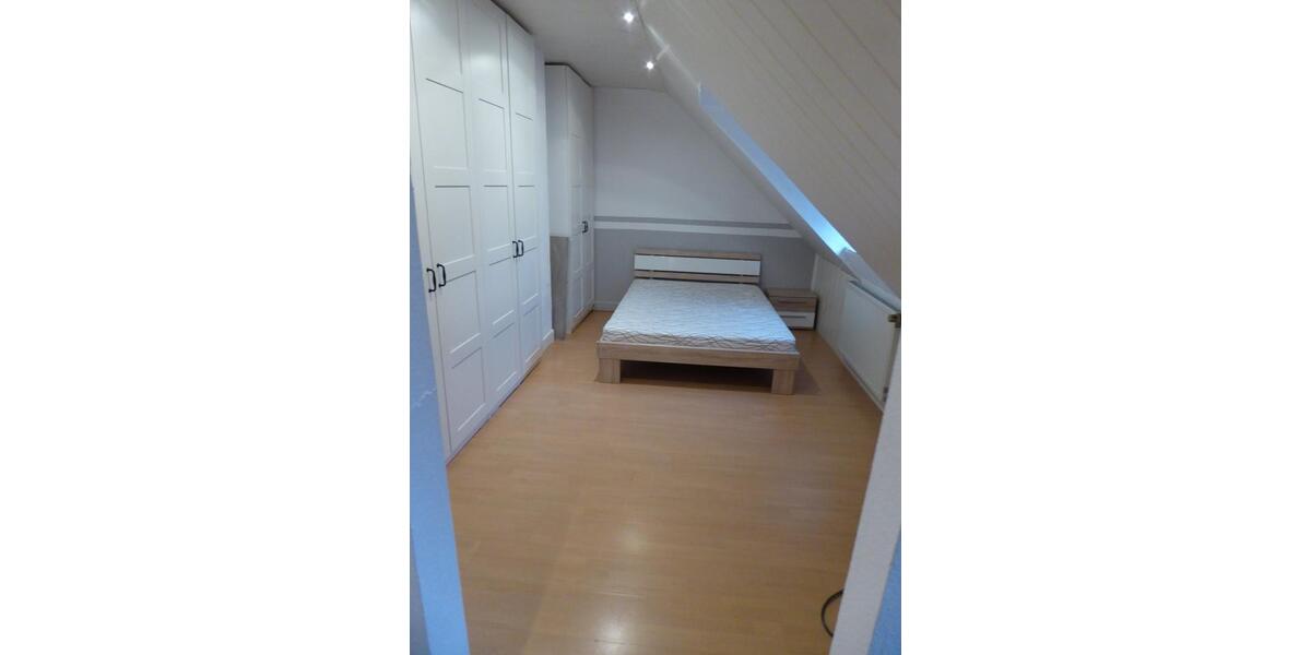 Dachgeschoßwohnung Velbert - 2 Zimmer, 33 m&sup2;, 450&euro; | Angebot:25398272