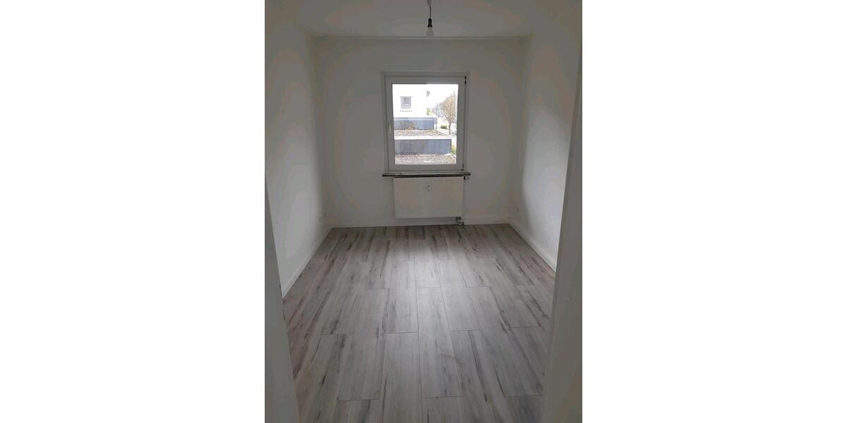 Erdgeschoßwohnung Burscheid - 4 Zimmer, 73 m&sup2;, 1.070&euro; | Angebot:26032958