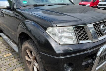 Nissan Navara 256.441 km 3.900 &euro; wuppertal 42285