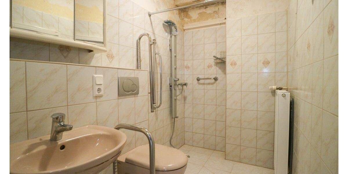 Mehrfamilienhaus, Wohnhaus Dormagen / Stürzelberg Stürzelberg - 6 Zimmer, 119 m&sup2;, 320.000&euro; | Angebot:25228971