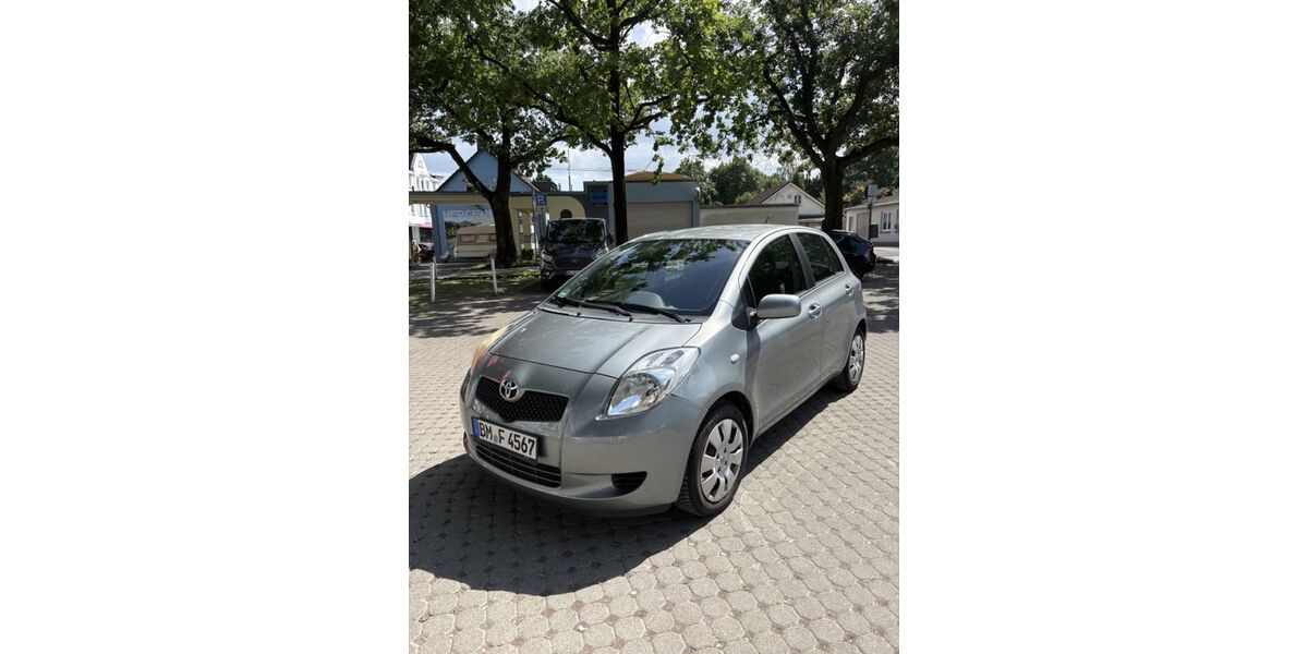 Toyota Yaris 88.600 km 5.500 &euro; Solingen 42698