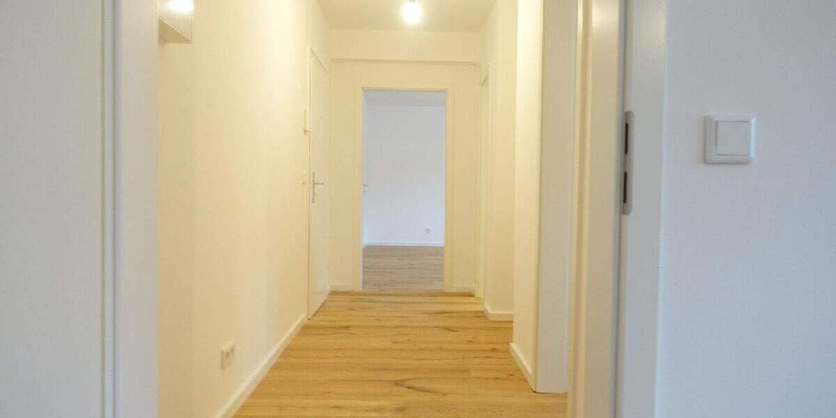 Umfassend sanierte 2-Zimmer-Stadtwohnung in zentraler Lage - mit Tiefgaragenstellplatz 2 zimmer