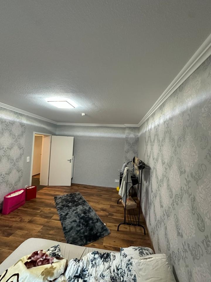 Wohnung – frisch renoviert & bezugsfrei