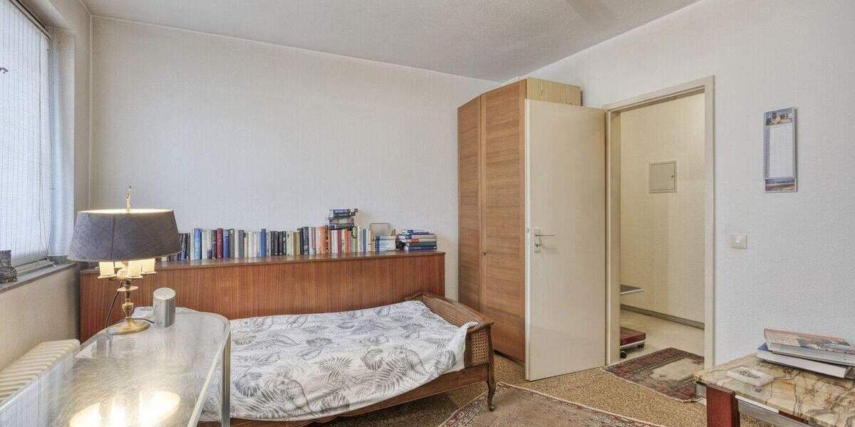 Etagenwohnung Düsseldorf Derendorf - 3 Zimmer, 90 m&sup2;, 329.000&euro; | Angebot:25096312