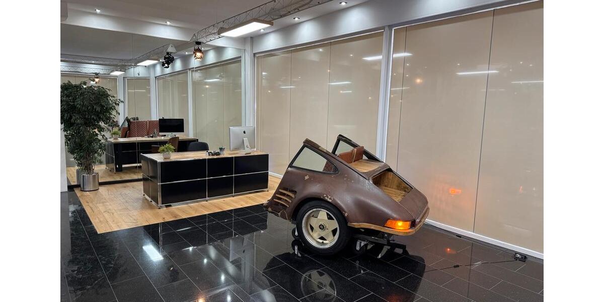 Befahrbare Halle Autohaus Gewerbehalle mit Büro zimmer