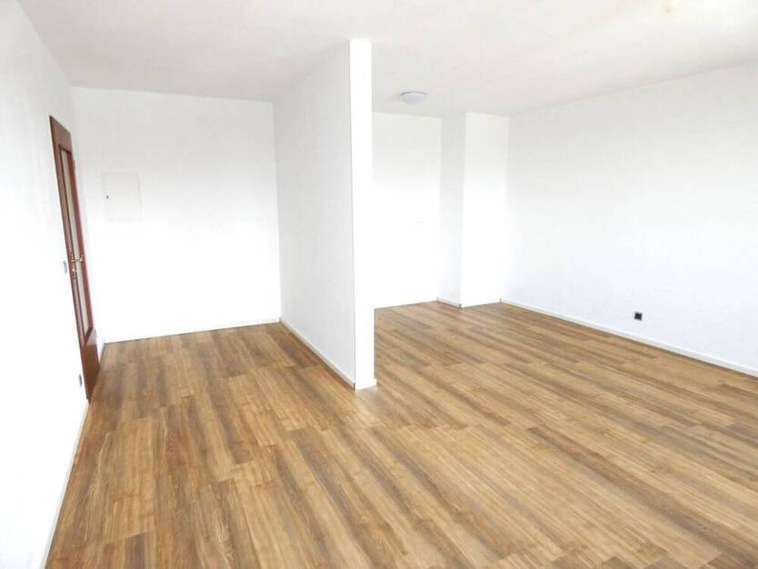 Helle City-Wohnung mit Balkon und modernem Bad - zentrale Lage