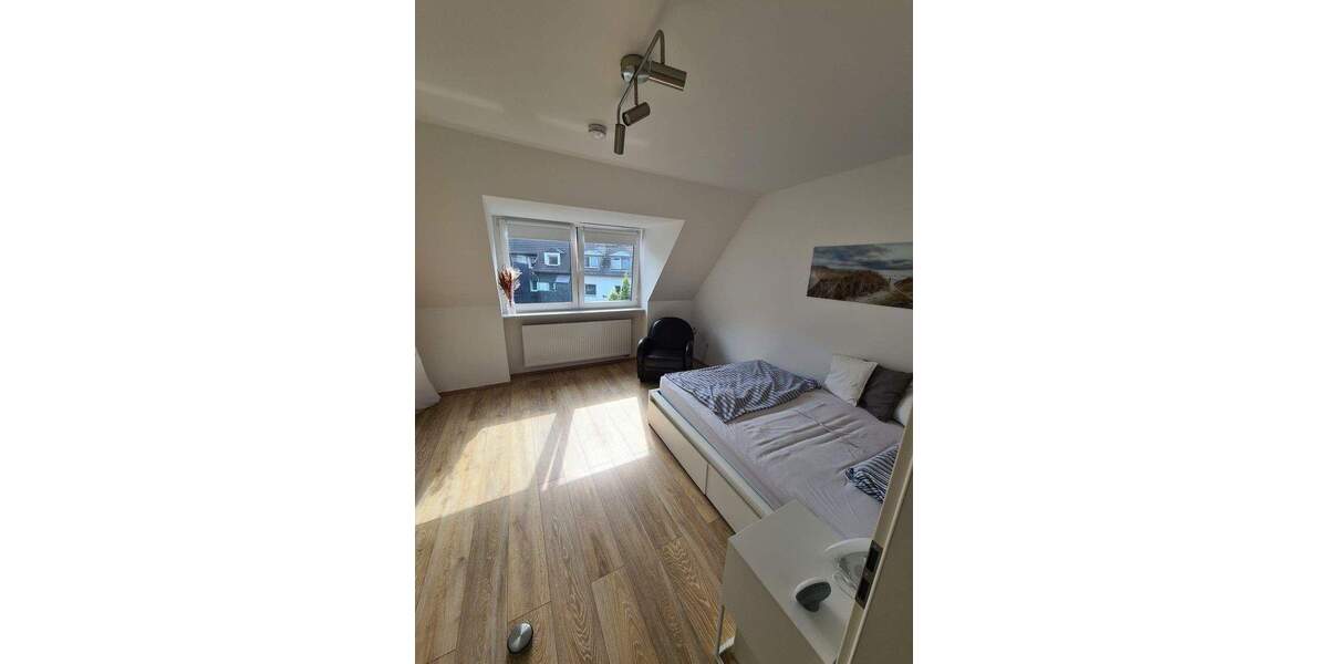 Etagenwohnung Düsseldorf Pempelfort - 4 Zimmer, 95 m&sup2;, 1.400&euro; | Angebot:25372430