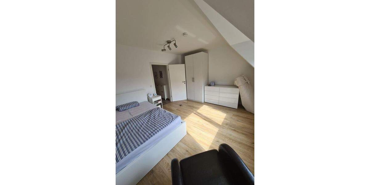 Etagenwohnung Düsseldorf Pempelfort - 4 Zimmer, 95 m&sup2;, 1.400&euro; | Angebot:25372430