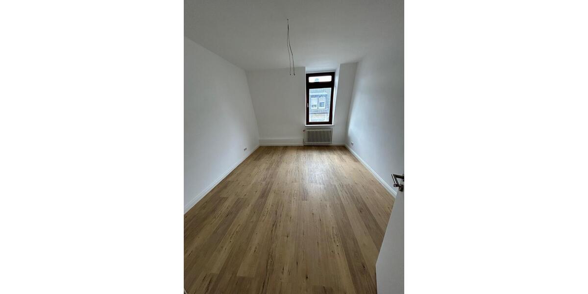 ***Top-kernsanierte 3-Zimmer-Wohnung mit Einbauküche nähe Zooviertel*** 3 zimmer