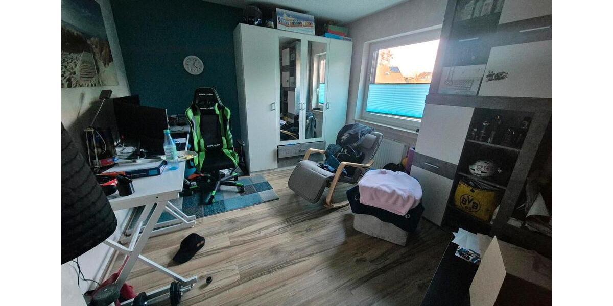 Reihenmittelhaus mit Balkon, Panoramablick & Waldrandlage 5 zimmer