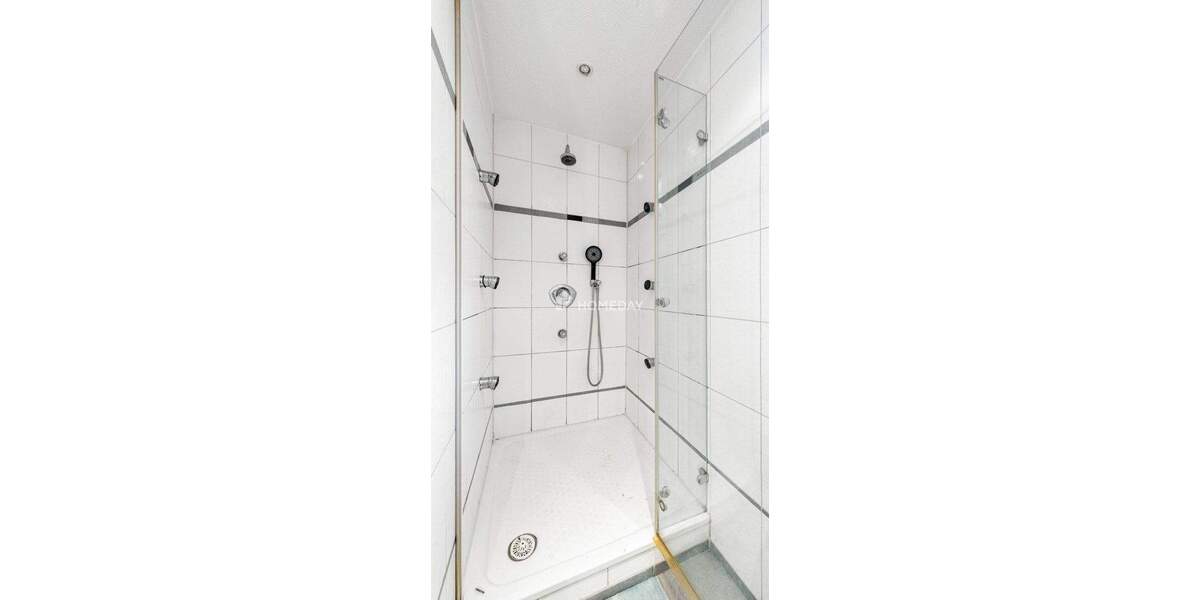 Komfortables Einfamilienhaus mit fünf Zimmern, moderner Haustechnik und grüner Wohlfühloase 5 zimmer