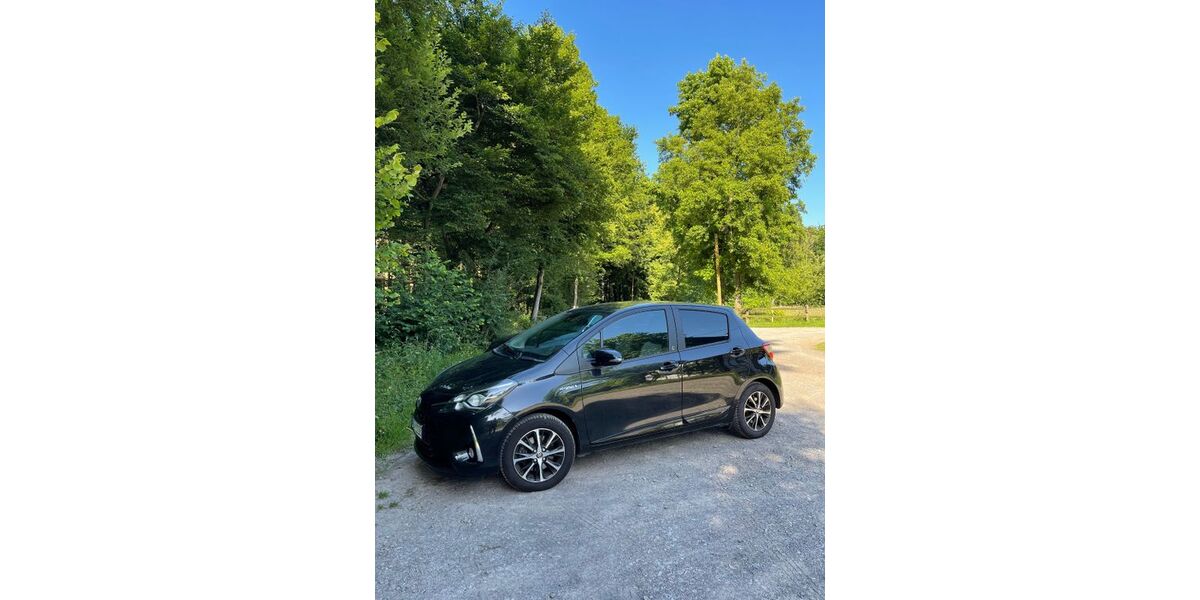 Toyota Yaris 83.300 km 12.999 &euro; bergisch gladbach 51429