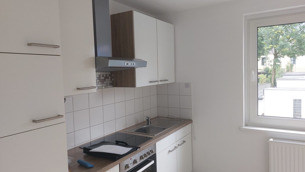 Mehrfamilienhaus mit 2 Ladenlokalen und Garagenhof in Remscheid-Süd zimmer