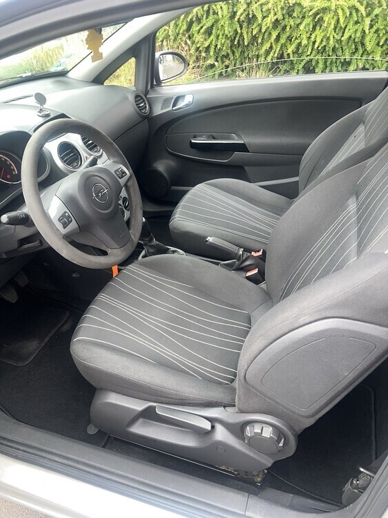 Opel Corsa D 179.000 km 2.500 € Solingen 42651