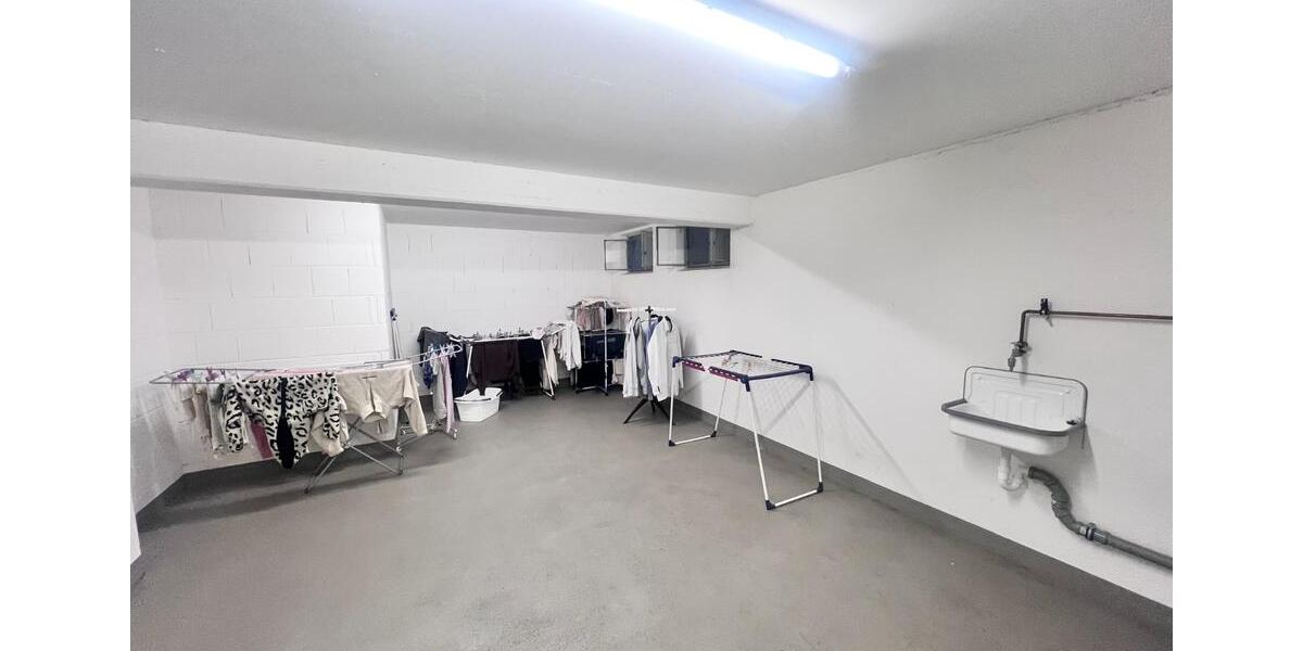 Tolle 2-Zi.-Wohnung mit Balkon, TG-Stellplatz, Dusche und Wanne 2 zimmer