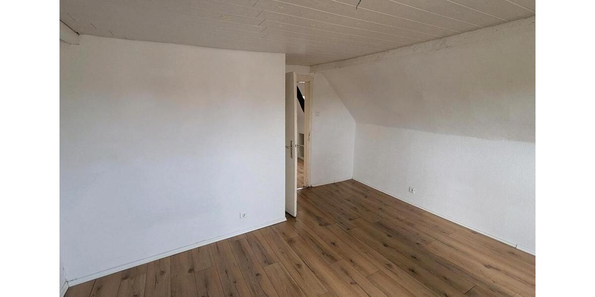 Einfamilienhaus Remscheid Reinshagen - 5 Zimmer, 133 m&sup2;, 280.000&euro; | Angebot:24781858