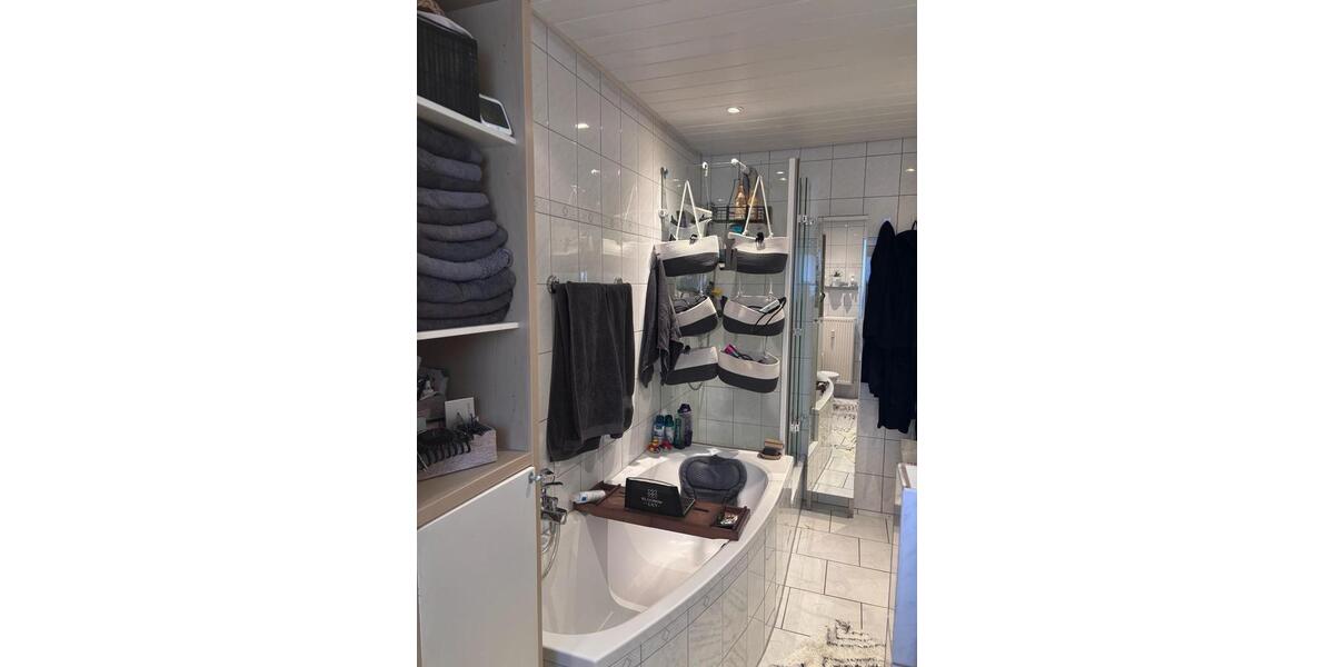 Etagenwohnung Hückeswagen - 2 Zimmer, 90 m&sup2;, 1.050&euro; | Angebot:25723682