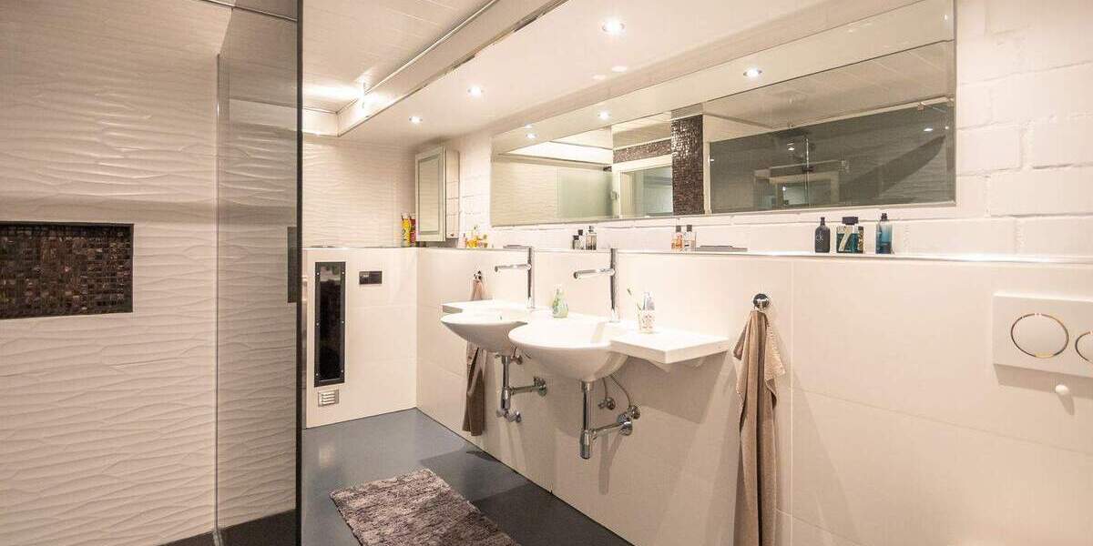 Stilvoller Bungalow mit Pool und liebevoll angelegtem Garten 5 zimmer