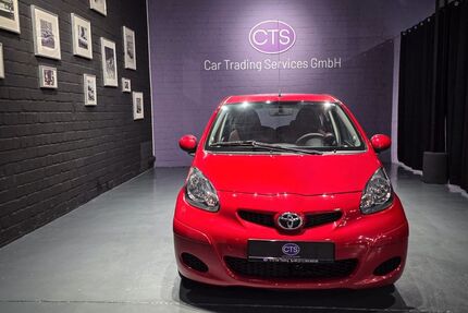 Toyota Aygo (X) 10.468 km 9.000 &euro; Düsseldorf 40476