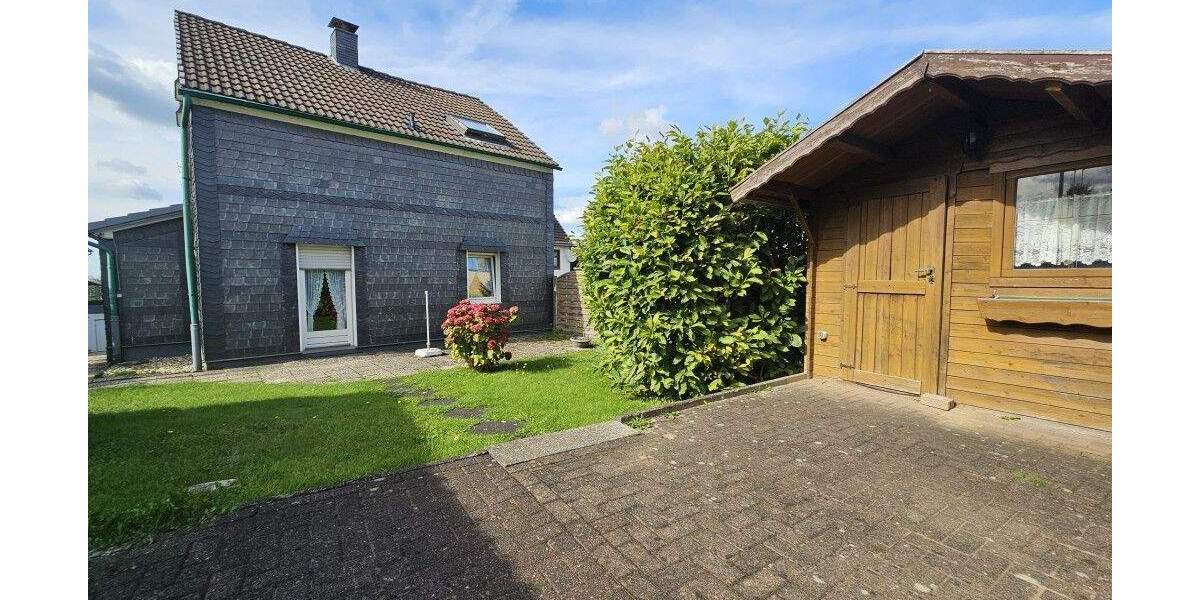 Geborgen wohnen im Schieferkleid – Ankommen und Zuhause sein - freistehendes Einfamilienhaus mit Garten und Garage 3 zimmer