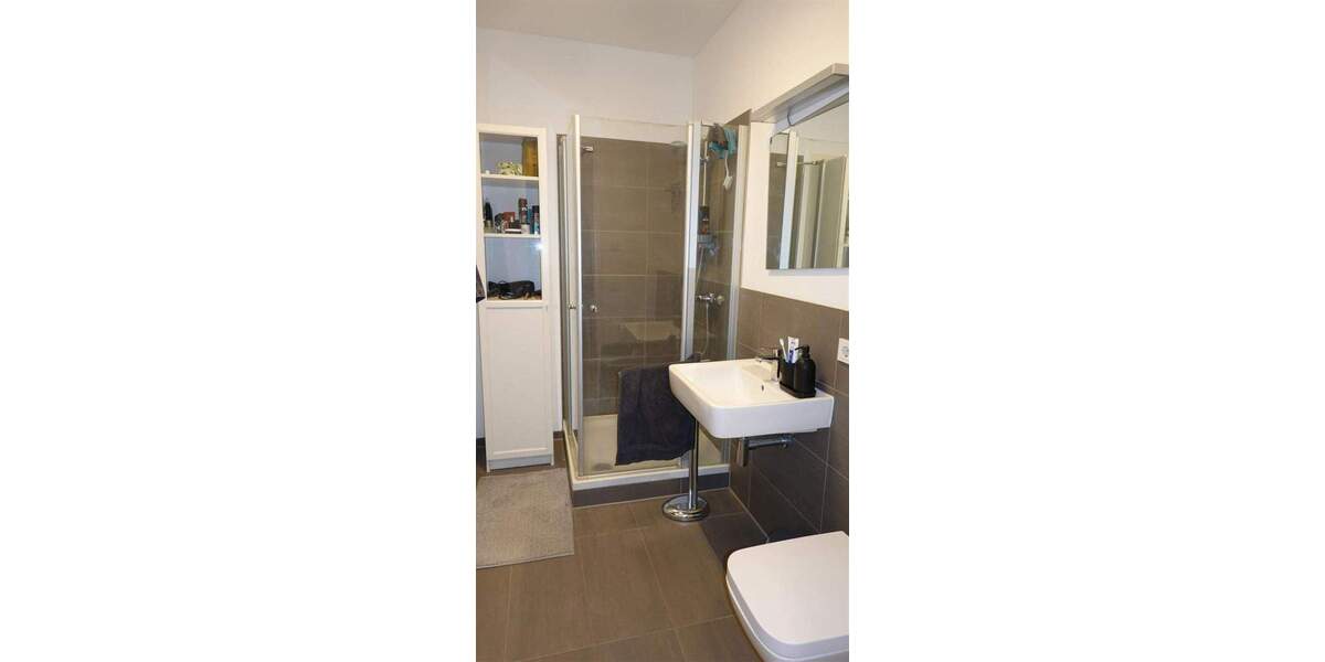 2 Zimmer Wohnung mit Fußbodenheizung und Balkon. EBK käuflich. Nur für eine Person geeignet. 2 zimmer