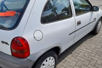 Opel Corsa 189.000 km 2.999 &euro; Düsseldorf 40237