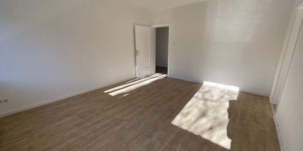 Etagenwohnung Wuppertal Barmen - 4 Zimmer, 94 m&sup2;, 759&euro; | Angebot:25701008