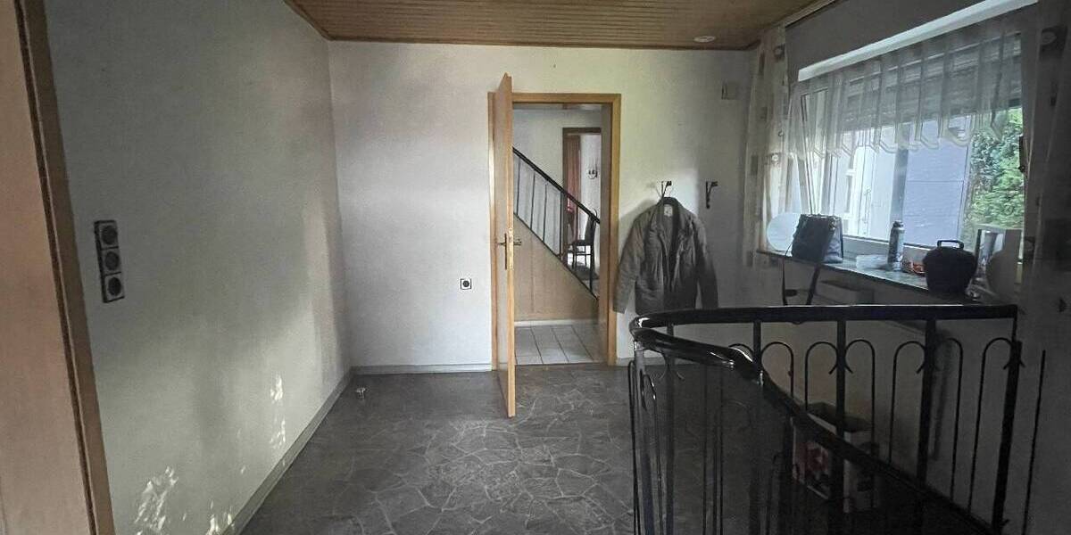 SIE SUCHEN, WIR HABEN - DOPPELHAUSHÄLFTE MIT GROßZÜGIGEM GRUNDSTÜCK 5 zimmer