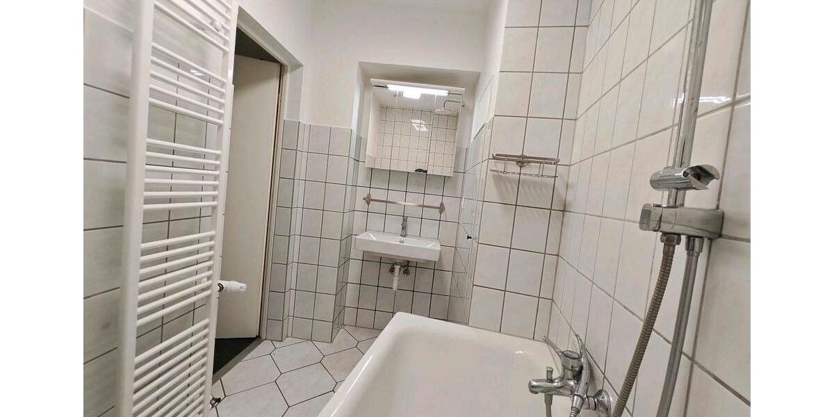 Renovierte 3 Zimmer Wohnung mit EBK 3 zimmer