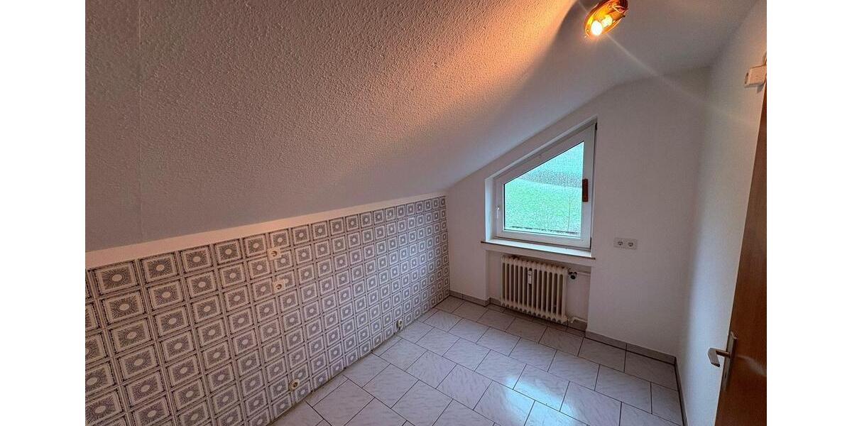 Dachgeschoßwohnung Leverkusen Bergisch Neukirchen - 2.5 Zimmer, 50 m&sup2;, 550&euro; | Angebot:26423991