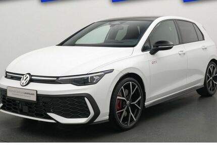 VW Golf 3.995 km 49.980 &euro; Leverkusen 51379
