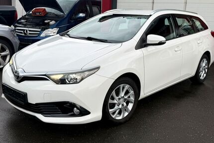 Toyota Auris 177.737 km 9.950 &euro; Solingen 42659