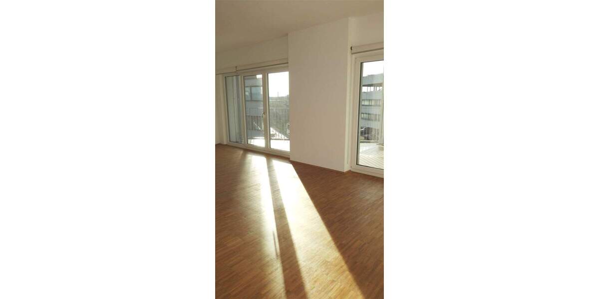 Attraktive 3 Zimmer Wohnung inkl. EBK , Fußbodenheizung, Süd-West Terrasse 3 zimmer