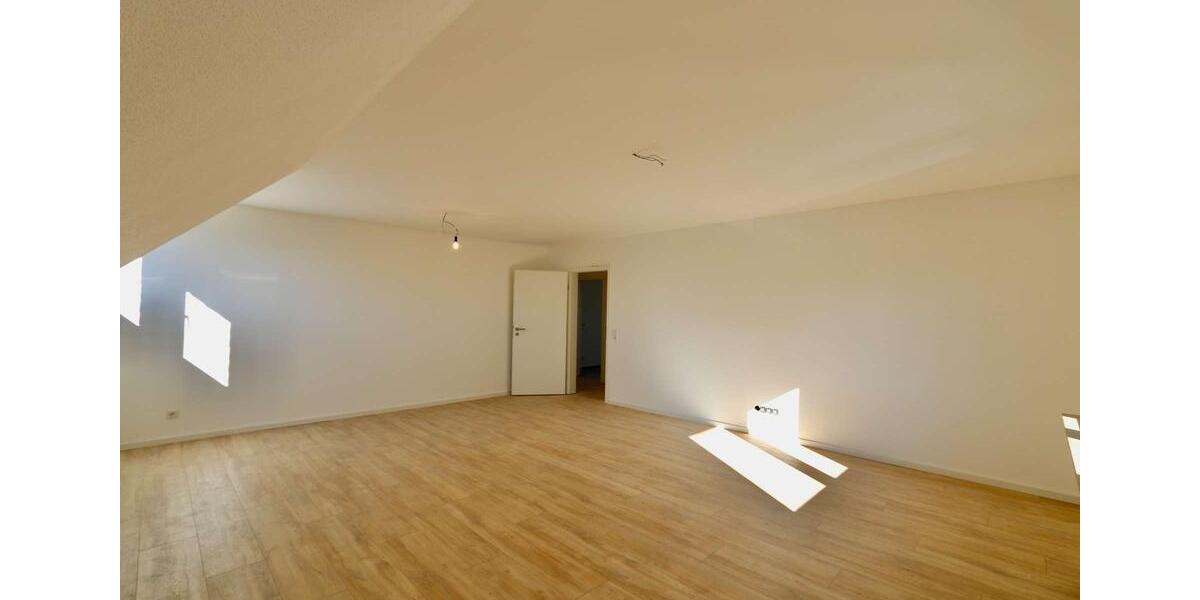 Dachgeschoßwohnung Overath - 3 Zimmer, 90 m&sup2;, 855&euro; | Angebot:25506990